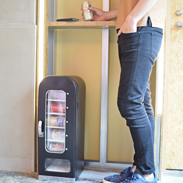 These Mini Vending Machines Are The Perfect Addition To Any Office Desk