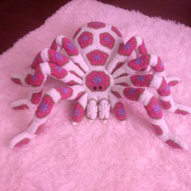 pretty in pink spider