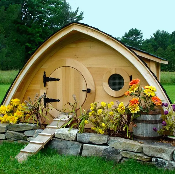 creative chicken coops hobbit house design