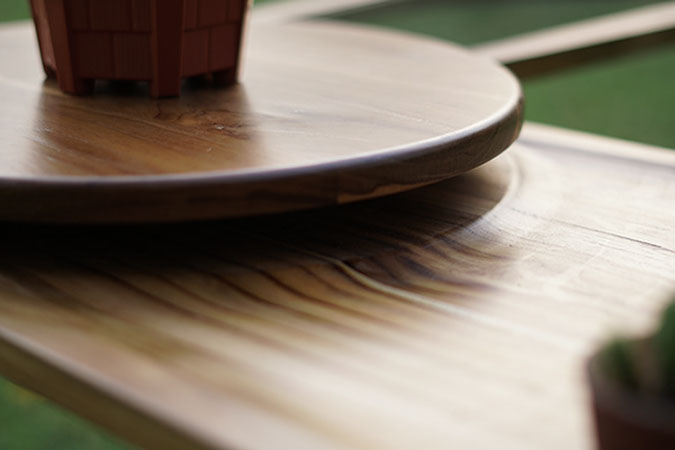 gentle wooden slope details of the elytra coffee table