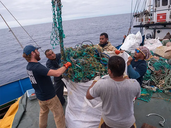 Hawaiian Crew Set New Record For Largest Haul Of Ocean Plastic Removed ...