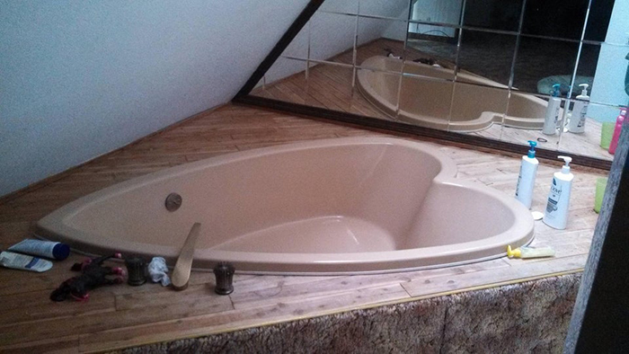 heart-shaped bath tub