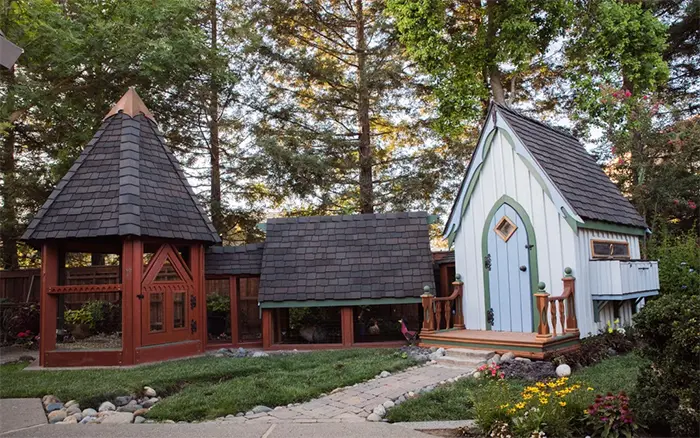 lord of the rings inspired poultry house