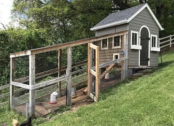 unique poultry house on sliding ground