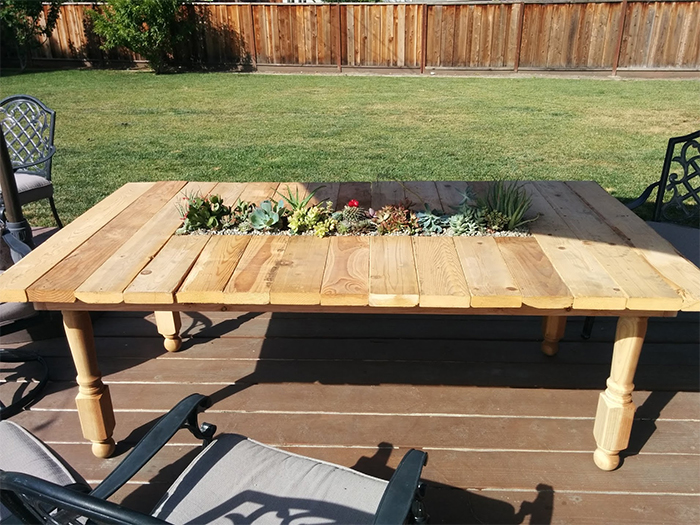 pallet wood picnic table with planter