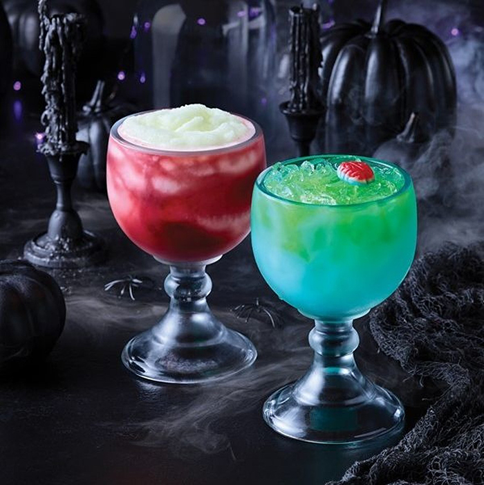 giant halloween cocktails at applebee's