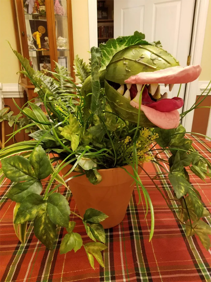 creative halloween decorations chomper