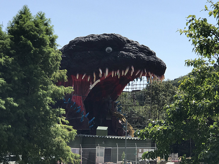 life-size godzilla attraction at nijigen no mori theme park by 7shine7