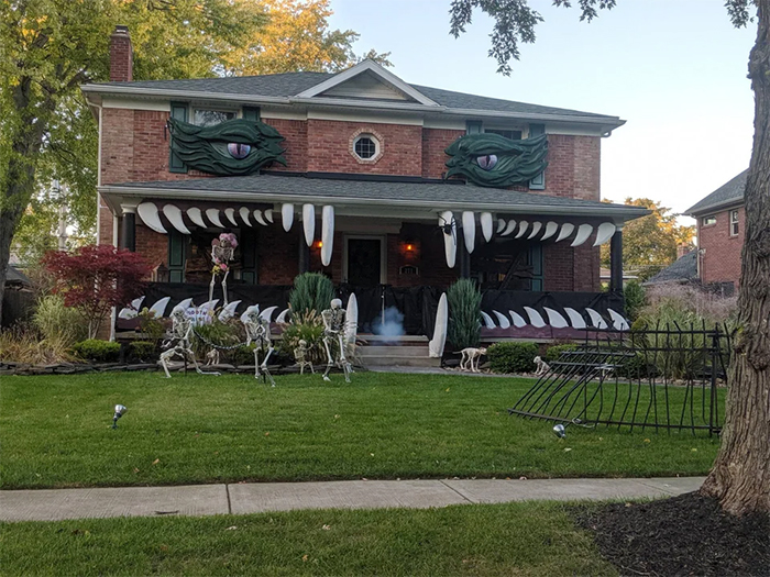 spooky decor idea monster house