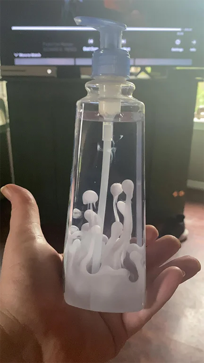 what happens if you mix white soap with clear soap