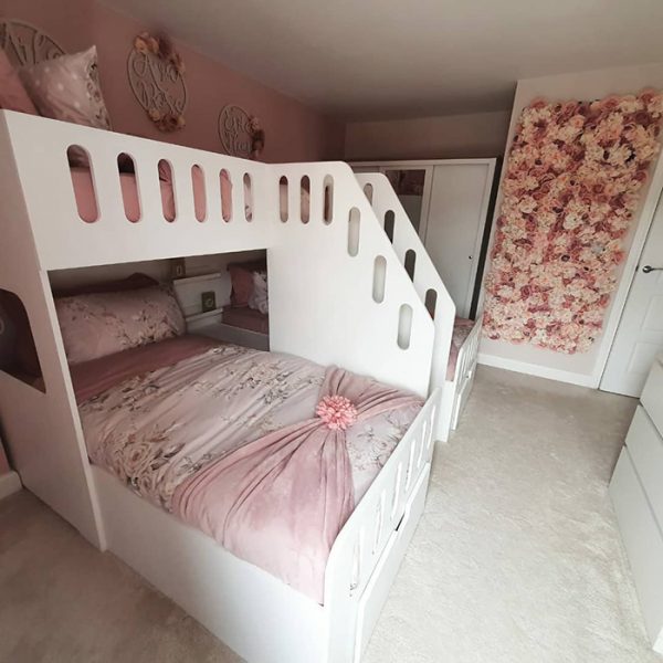 Mom Decorates Bedroom For 3 Daughters And People Love The Unique Three ...