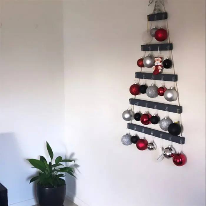 wall mounted christmas tree with baubles