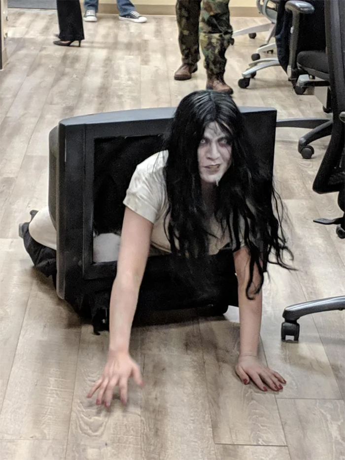 woman dressed up as sadako