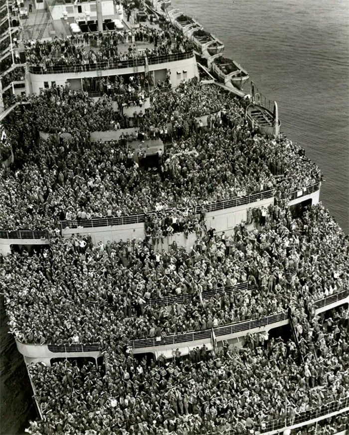 rare photos soldiers returning home from ww2