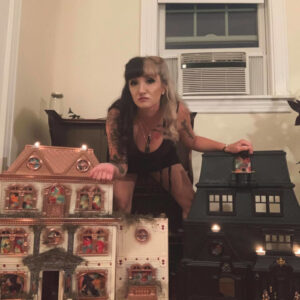 Artist Samantha Browning Transforms 'Thrifted' Dollhouses Into Spooky ...