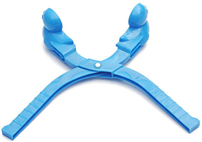 sky blue duck-shaped snowball maker with handles