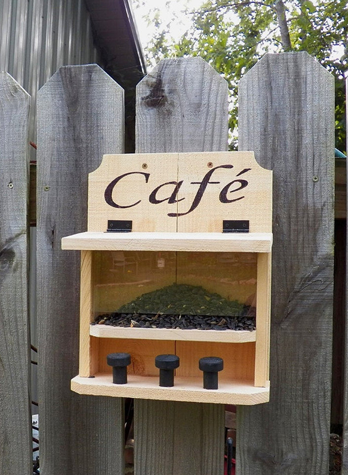 saltriverhomeandgrdn wooden outdoor critter feeder