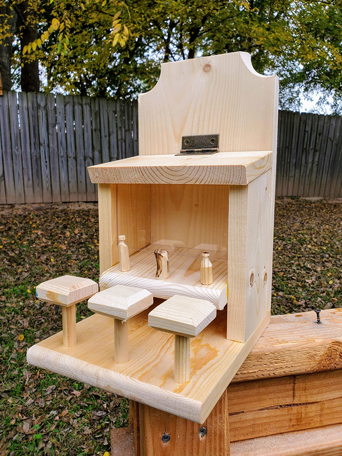 withliftedhandsy outdoor critter feeder
