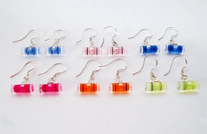 level earrings colors