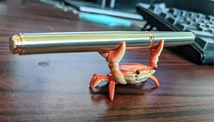 brilliant designs crab pen holder