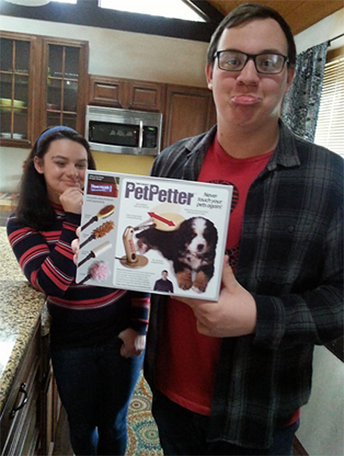 pet petter gift box prank