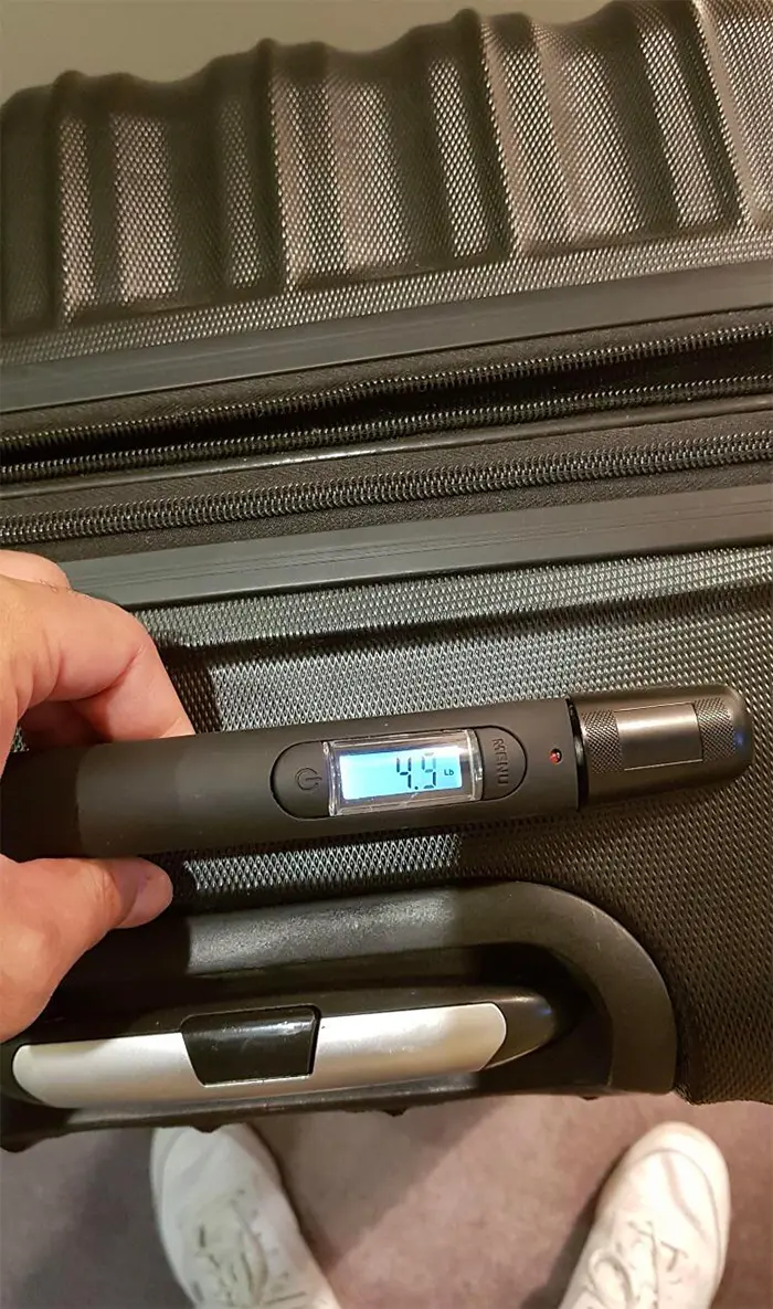 suitcase with built-in weighing scale