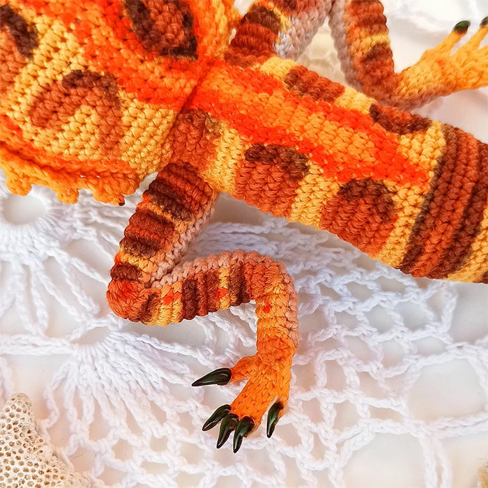 crochet bearded dragon realistic details