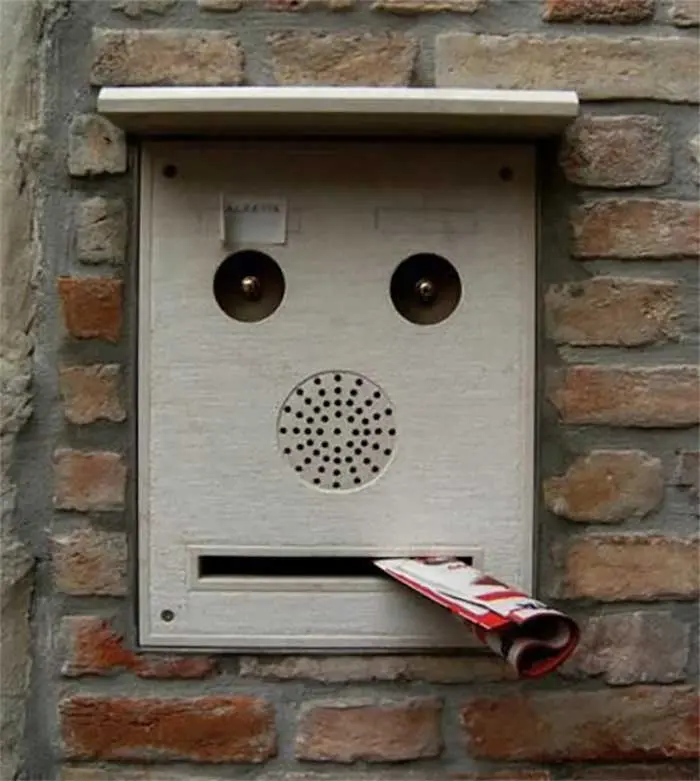 funny pareidolia smoking mailbox