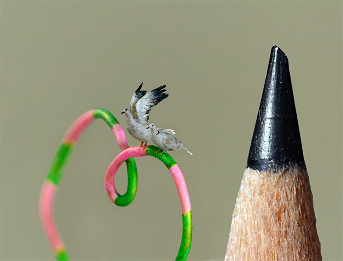 micro bird sculptures turkish turtledoves