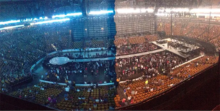 panoramic photo concert stage lights change