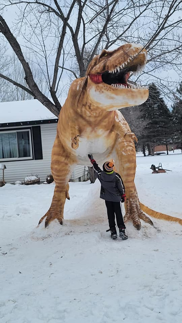 t-rex snow sculpture minnesota attraction