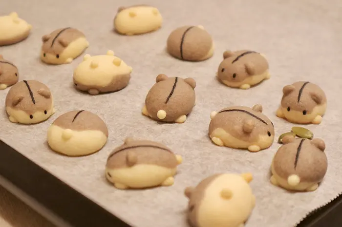 kawaii hamster-shaped cookies