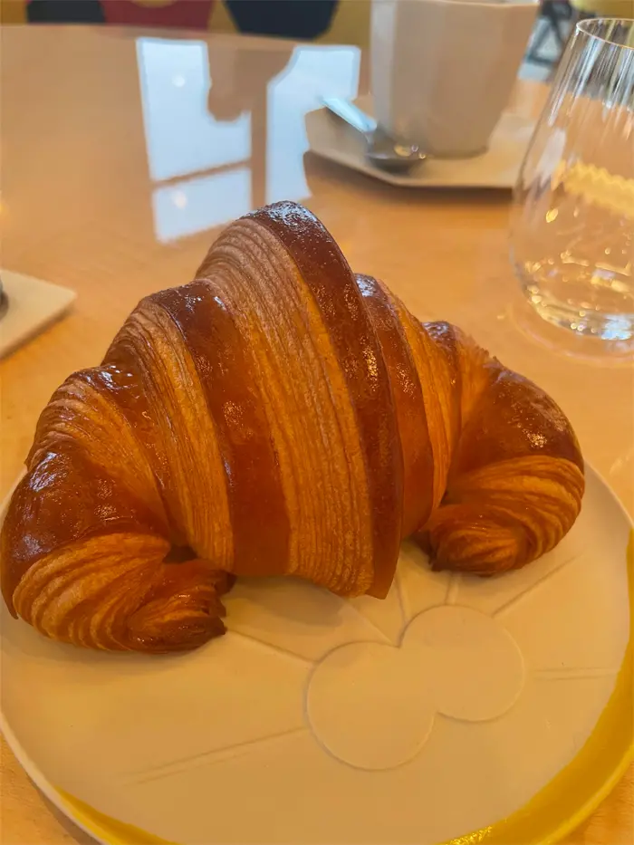 nearly perfect food croissant paris