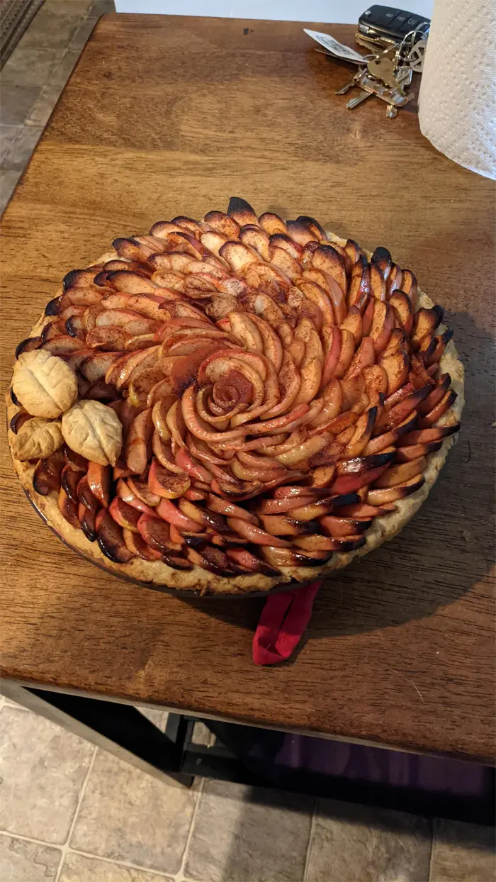 rose style apple pie